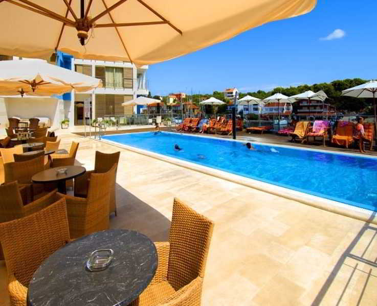 Lavanda Hotel Bozava